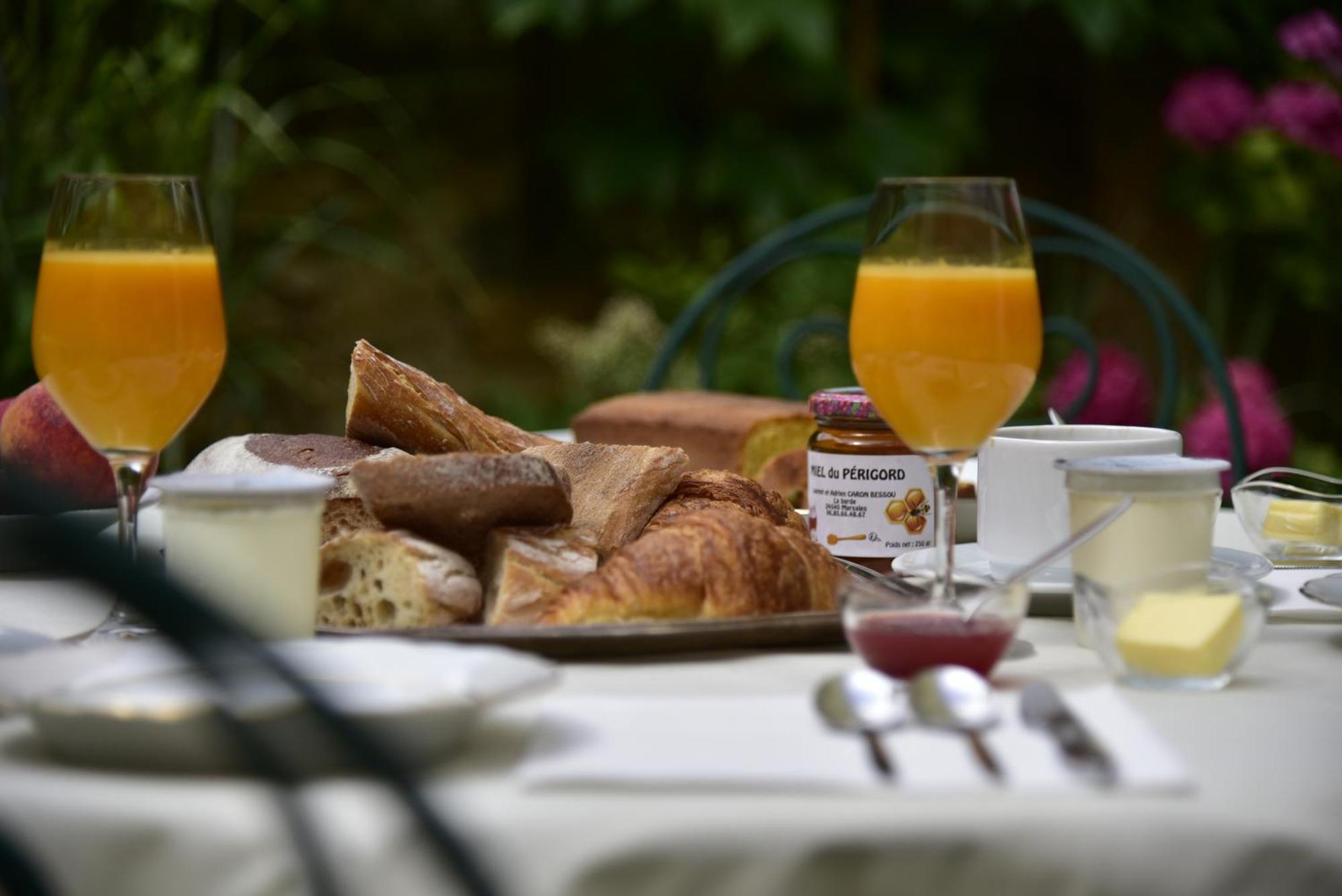 Logis Hotel Le Boudoir Belvès 외부 사진