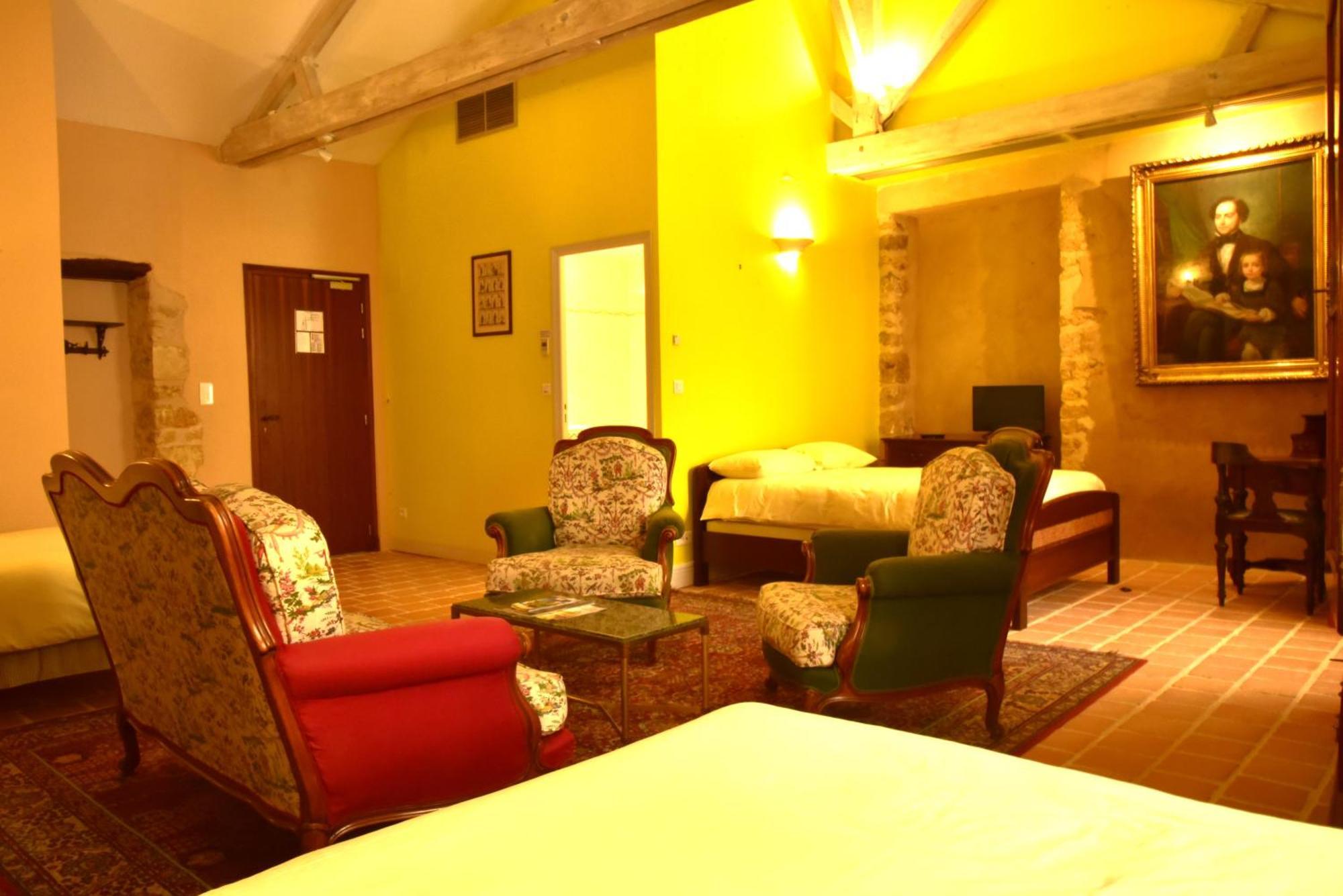 Logis Hotel Le Boudoir Belvès 객실 사진